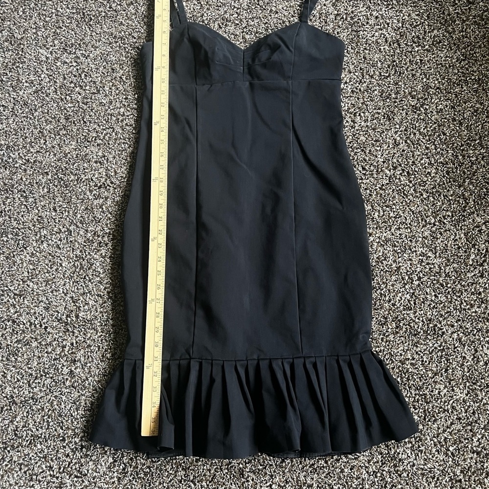 Express Elegant Black Midi Dress with Ruffle Detail - Picture 5 of 8